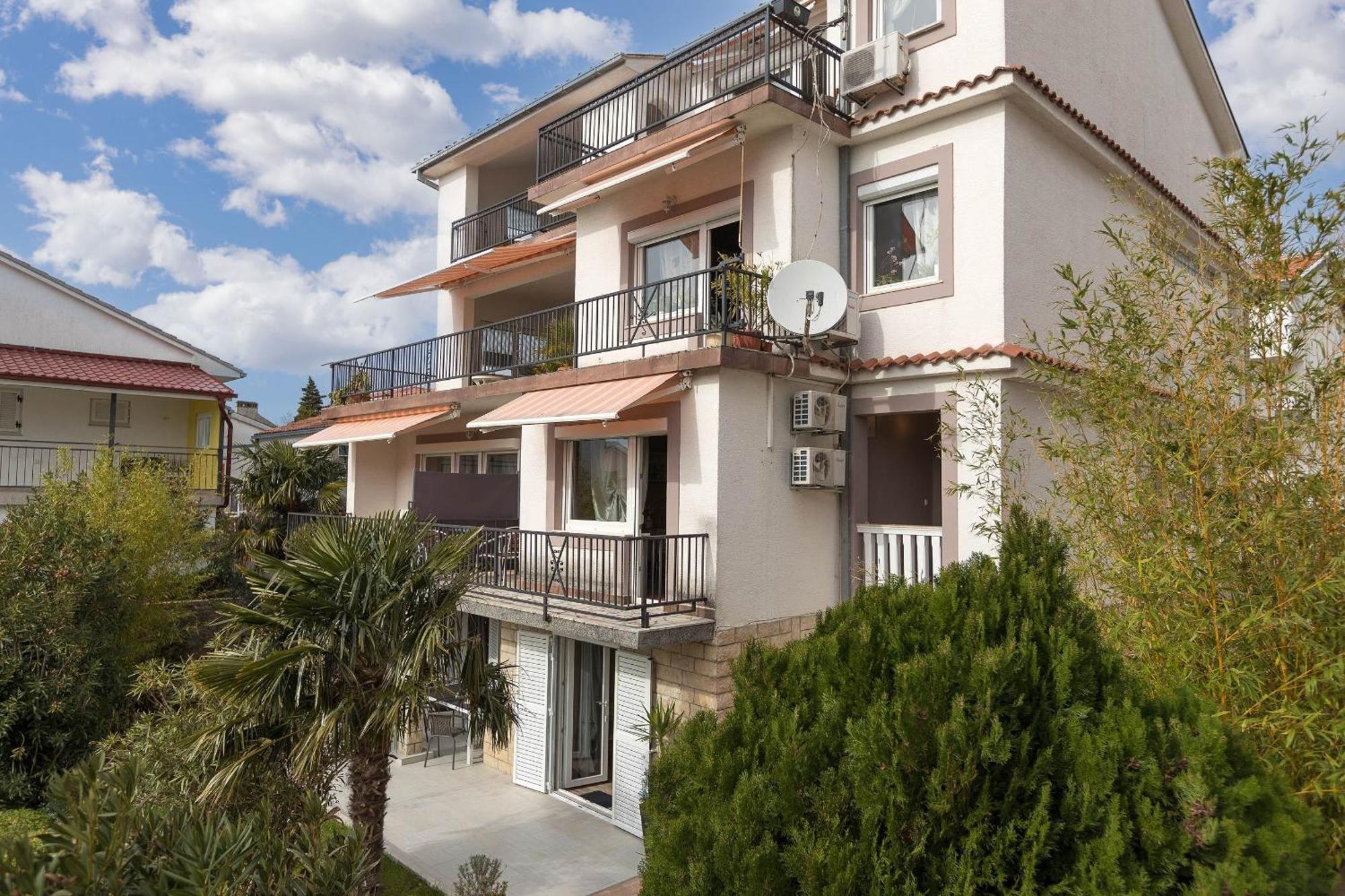 Apartments Karmen 1 Crikvenica Exterior foto